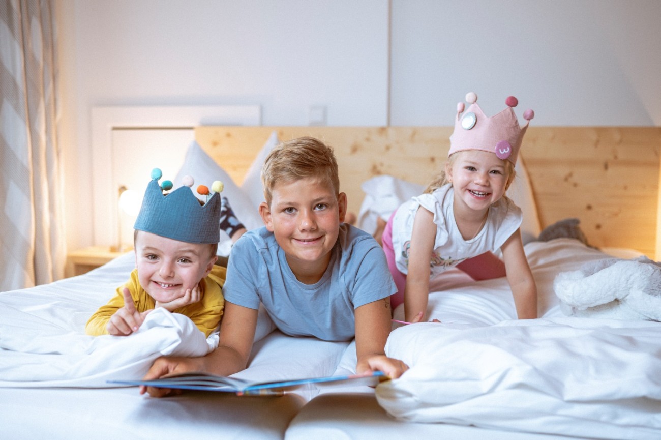Kinder genie&szlig;en die Zeit mit der Familie im Hotel Bachschmied.