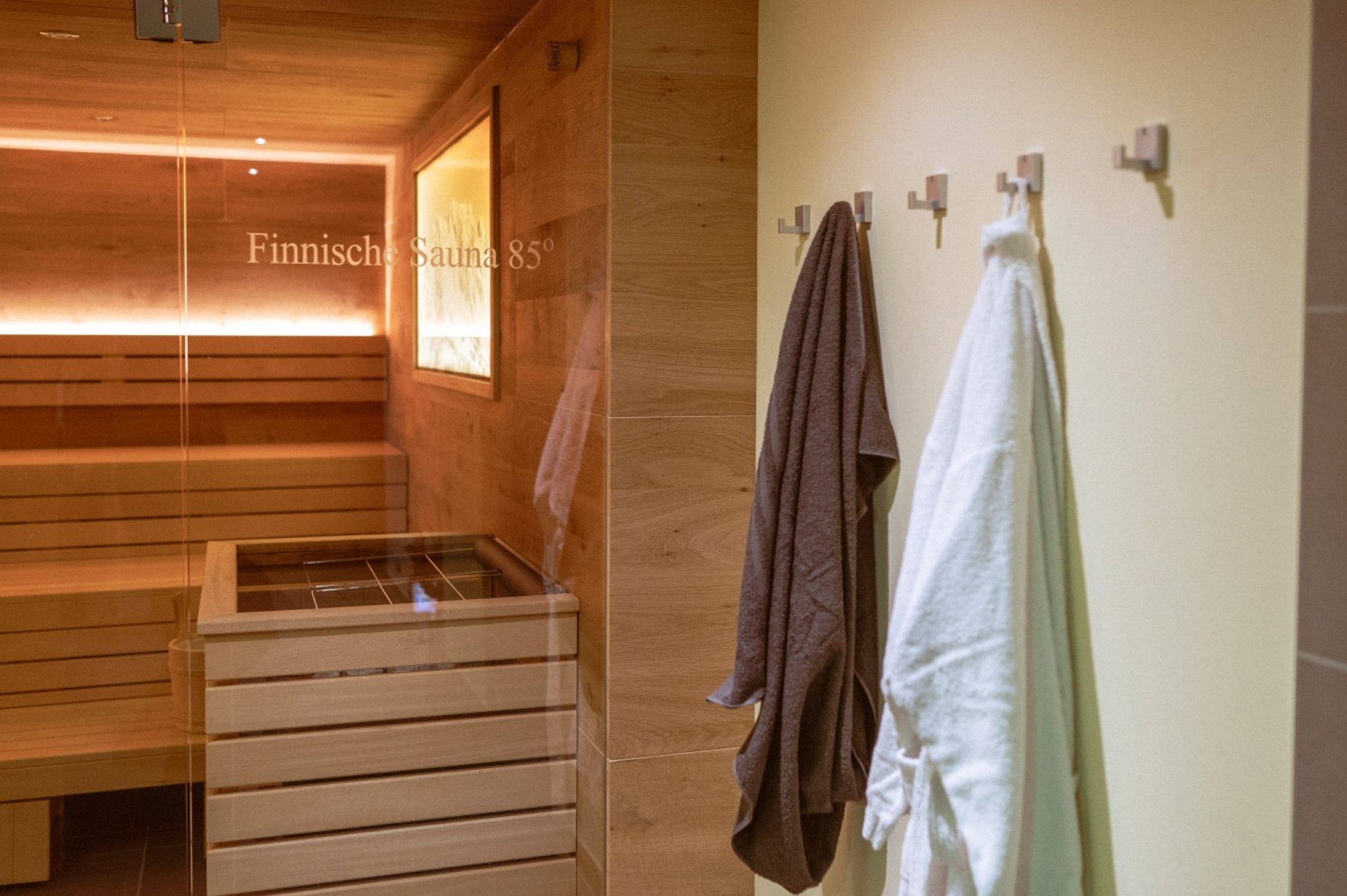 Finnische Sauna mit 85 Grad, perfekt f&uuml;r Erholung nach einem aktiven Tag am Hochk&ouml;nig.